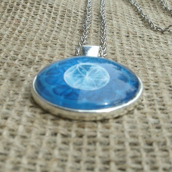 Flower of Life Design Glass Cabochon Pendant Necklace - Picture 6 of 13
